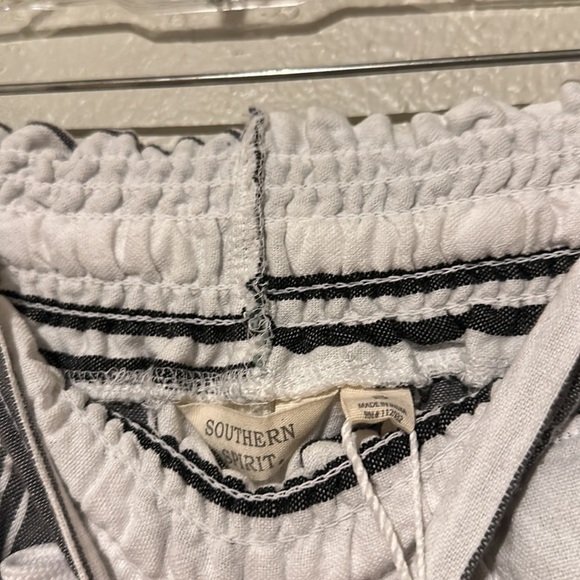 Southern Spirit Charcoal Shorts - Picture 6 of 7